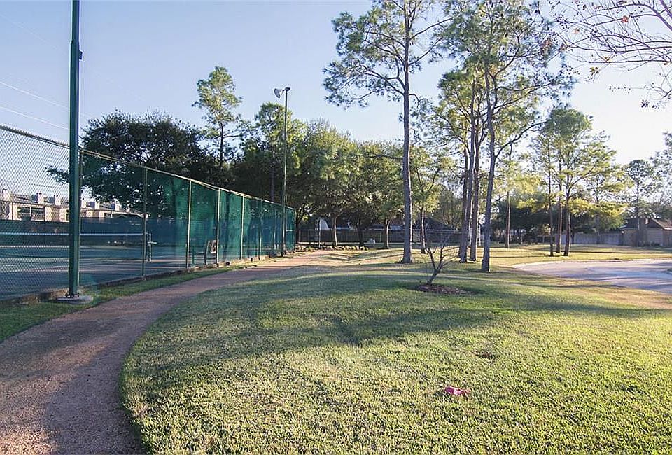 2nd image of 2135 Avenida La Quinta St