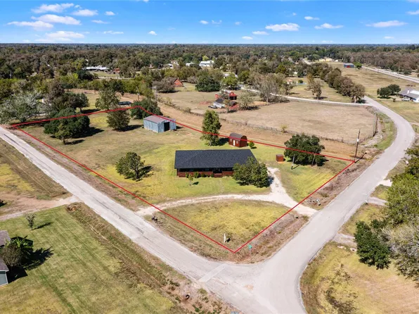 36610 Lariat Ln, Wallis, TX 77485