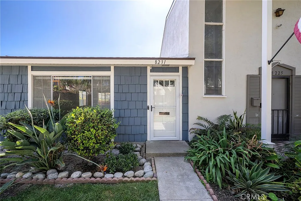 1 bed, 726 sqft, $3,200 — Photo 1