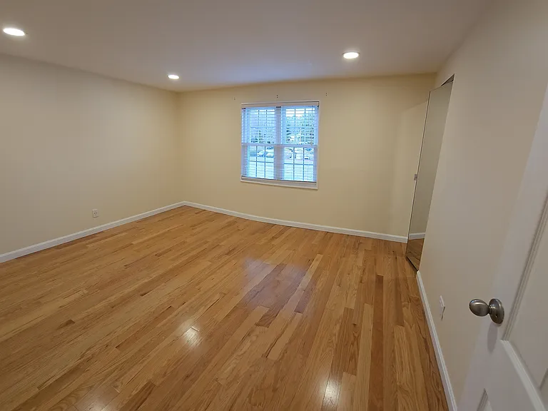56 Roberts Dr — Photo 11