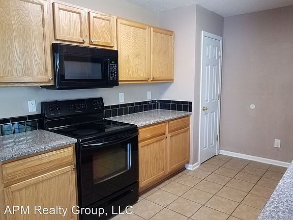 4th image of 305 Valley Heights Ln