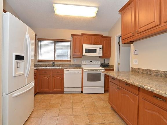 2nd image of 1634 Canton Ln