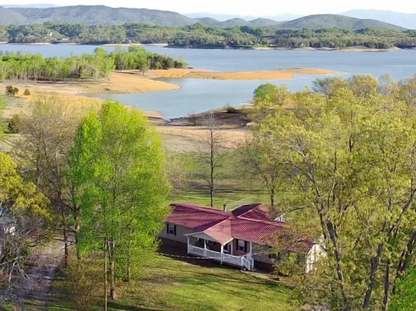1274 Cedar Hills Rd, Dandridge, TN 37725