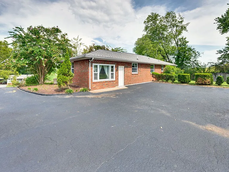 4809 Lynn Dr — Photo 35