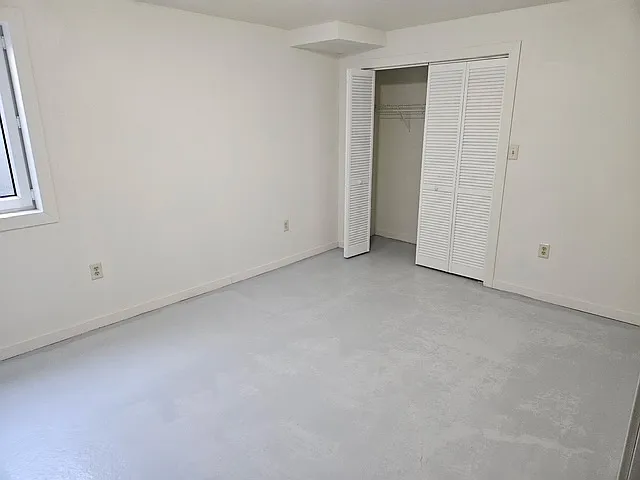 206 W Grand Ave — Photo 9