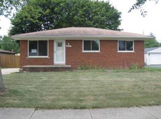 18351 Floral St, Livonia, MI 48152