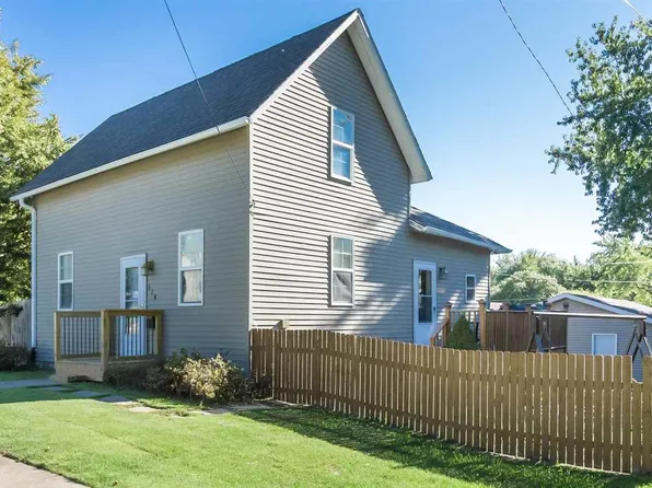 514 S C Ave, Washington, IA 52353