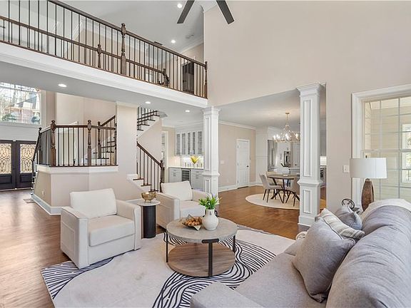 3rd image of 715 Fawn Ridge Ct