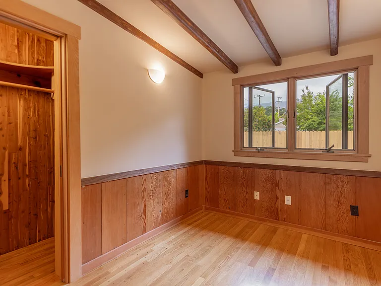 136 S Poli St — Photo 12