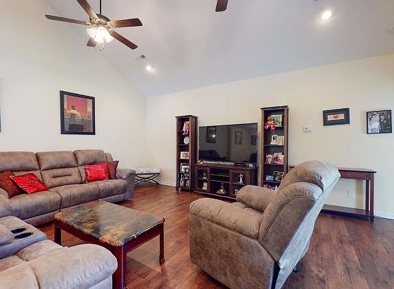 4th image of 8211 Tumbled Stone Way