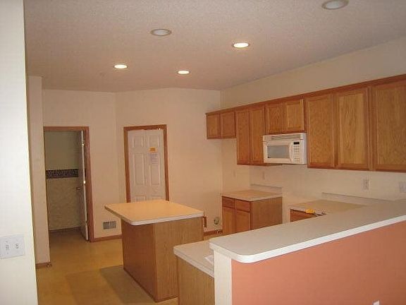 4th image of 13825 52nd Avenue N