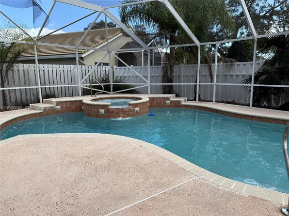 7760 Manor Forest Ln, Boynton Beach, FL 33436