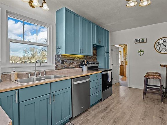 3rd image of 687 Orchard Road