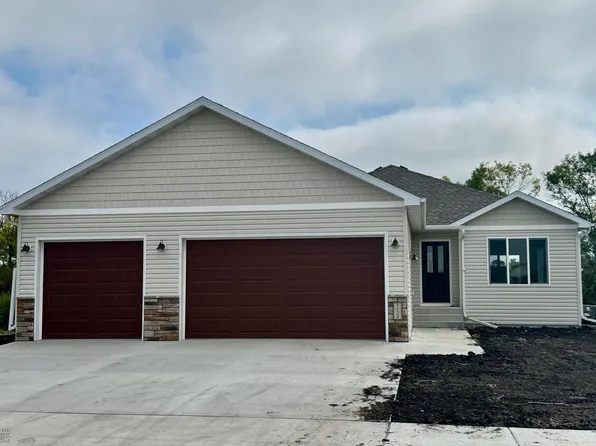 7126 65th St, Horace, ND 58047