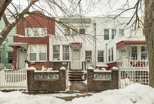 1st image of 2514 Gillmore St