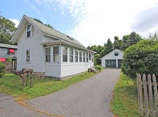 9 Grove St, Haydenville, MA 01039
