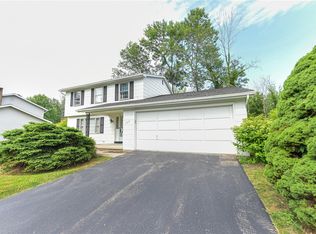 177 Apple Creek Ln, Rochester, NY 14612