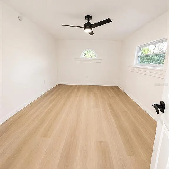 2827 S Park Ave — Photo 4