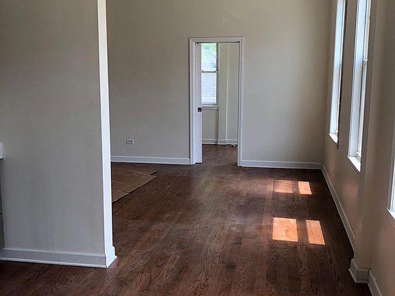 5th image of 3016 W School St #2