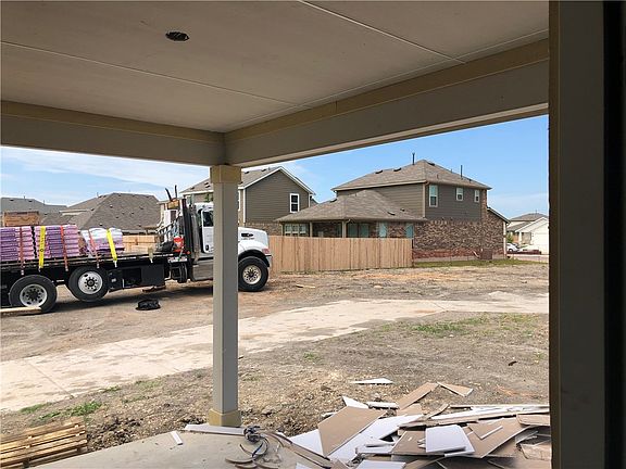 4th image of 17006 Antioch Ave