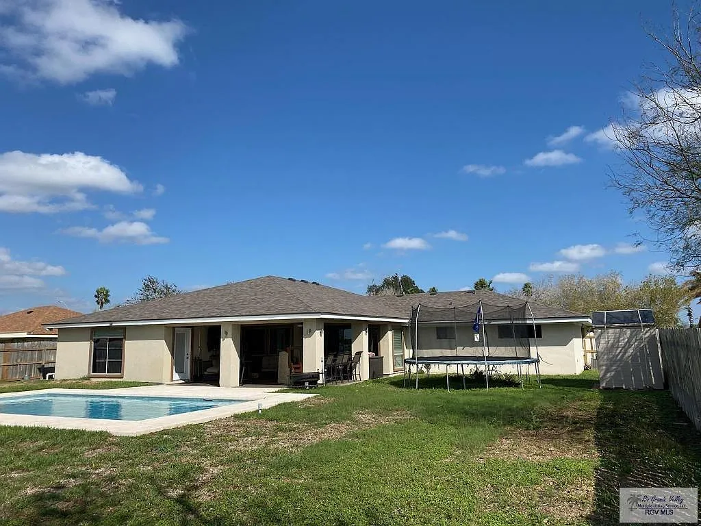 4 bed, 3.0 bath, 2020 sqft, $2,850 — Photo 4