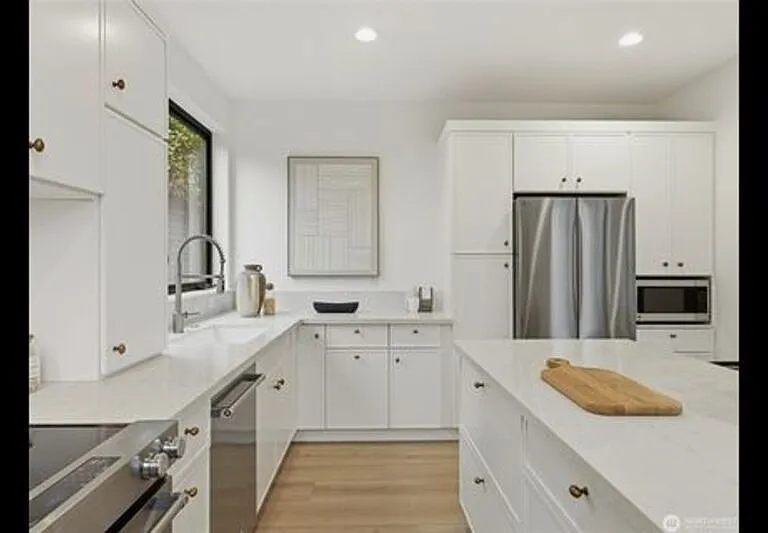 2806 W Dravus St — Photo 8