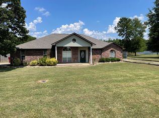 1067 N 4285 Rd, Hugo, OK 74743