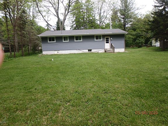 3rd image of 564 Hemlock Dr