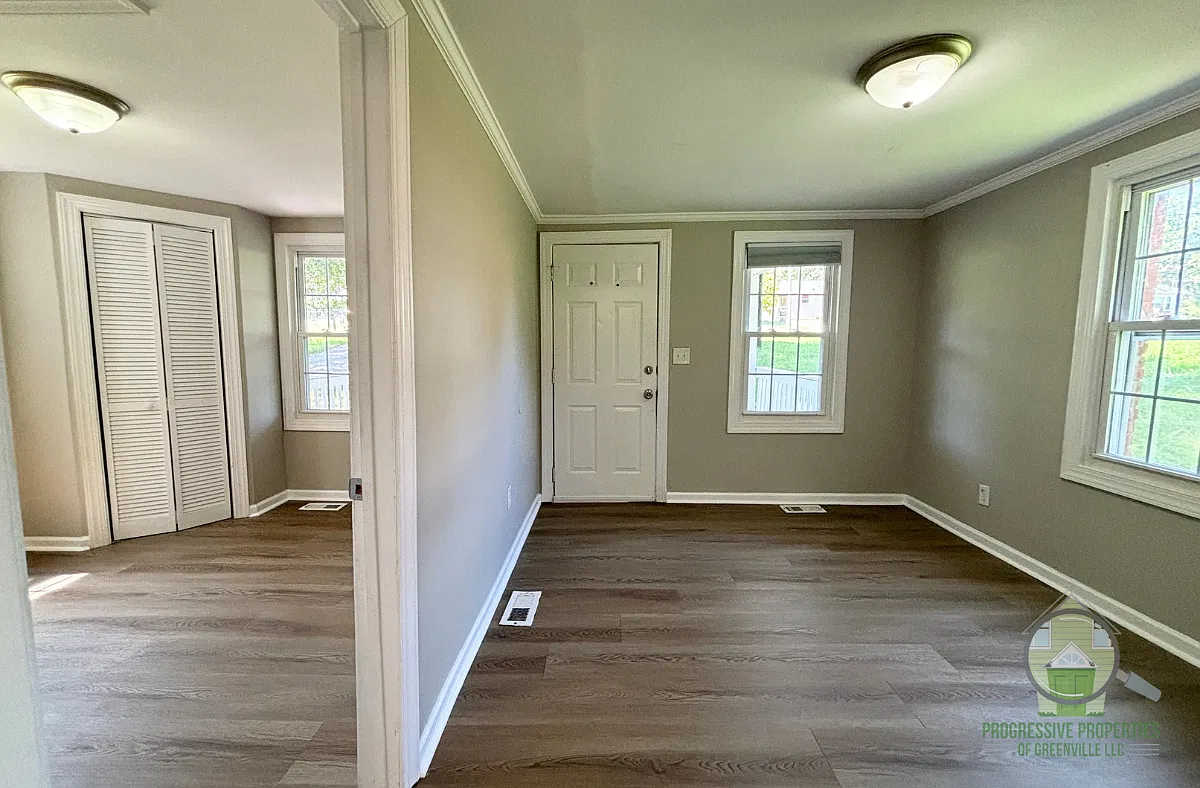 110 Boyd Avenue - 1 — Photo 3