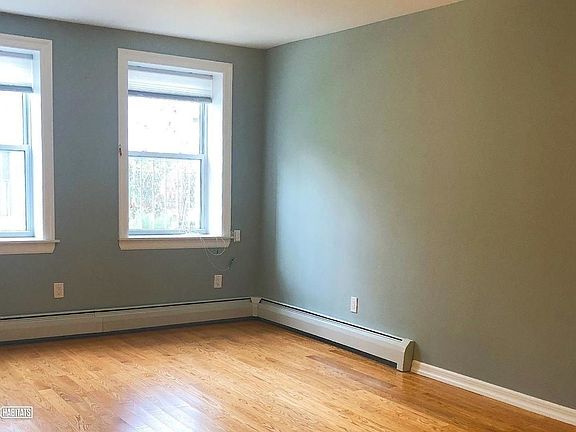 3rd image of 3058 33rd St