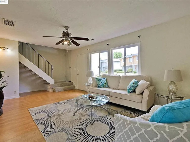 4132 Jamaica Ter — Photo 3