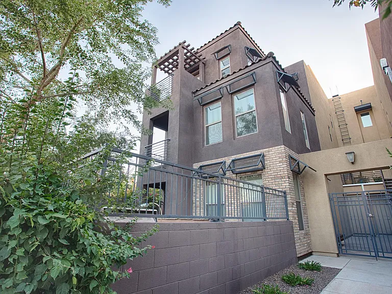 615 E Portland St — Photo 1