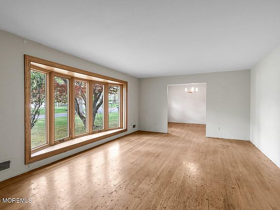 3rd image of 71 Marcshire Drive