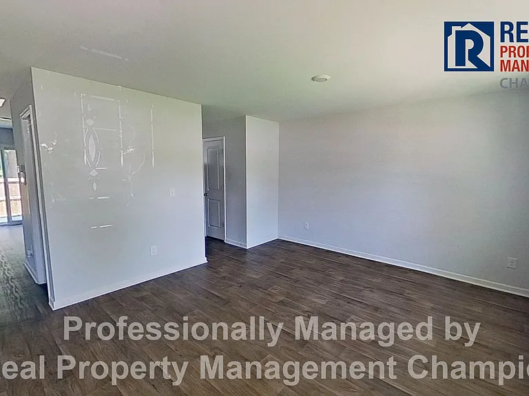 433 Ginger Dr — Photo 2