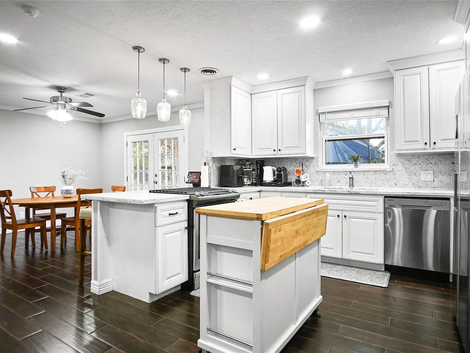 3 bed, 2.0 bath, 1560 sqft, $2,800 — Photo 4