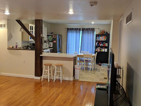 4th image of 234 S Paw Paw St