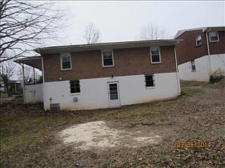5th image of 182 Dalton St