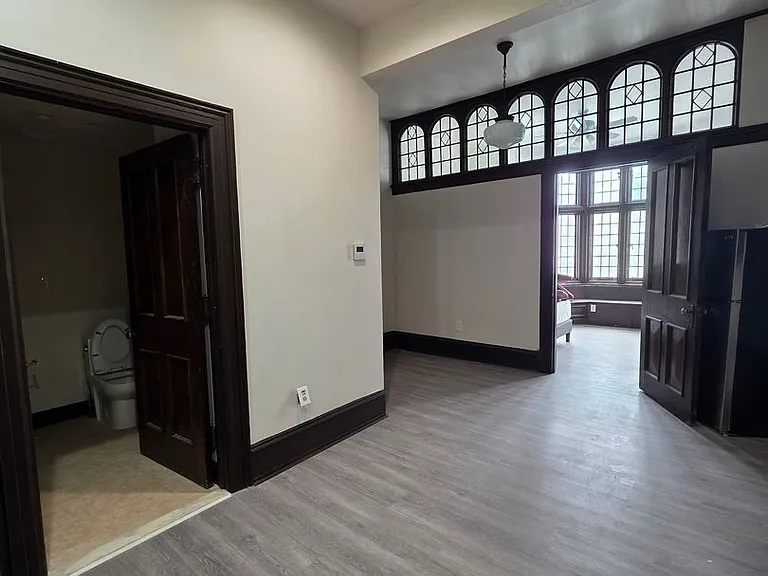 1135 Spring Garden St — Photo 7