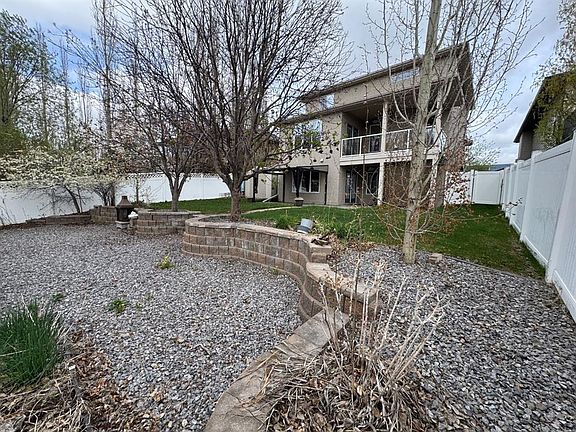 3rd image of 116 E Allwright Close