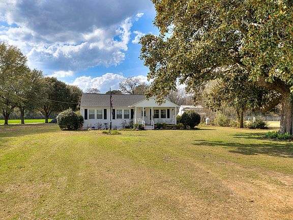2nd image of 1404 Dog Island Rd
