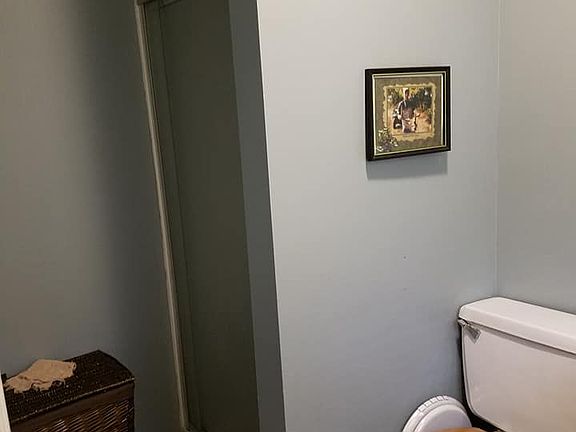 2nd image of 709 Southgate Dr
