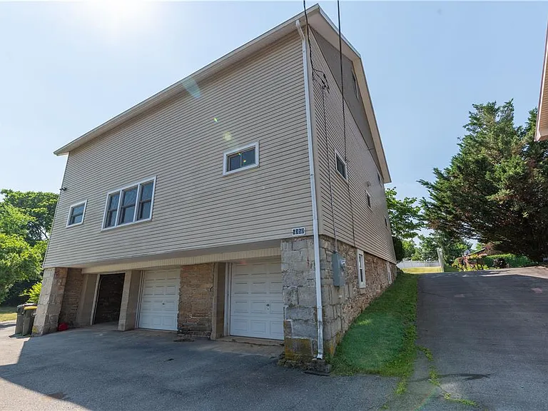 6350 Robin Ln — Photo 2