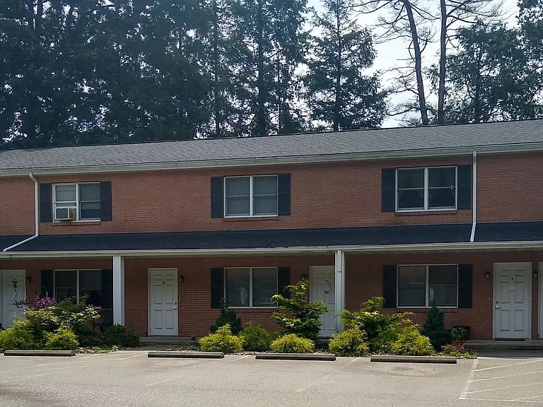 Tanglewood Apartments — Photo 51