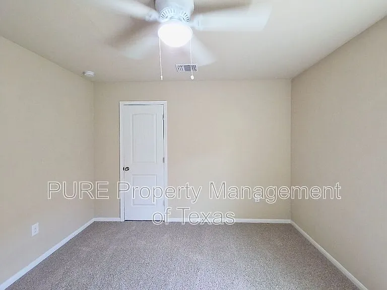433 Moulins Ln — Photo 16