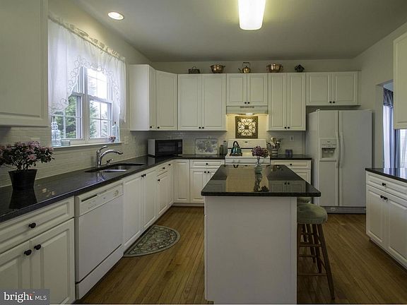 4th image of 814 Northridge Way