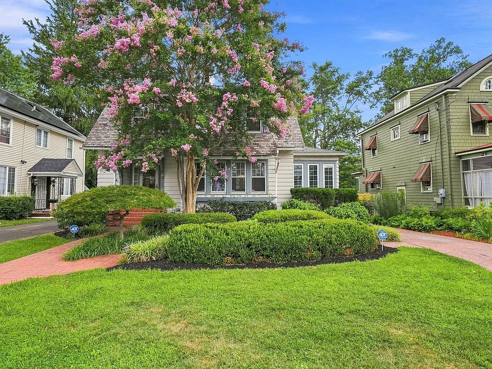 1st image of 478 Parkway Ave