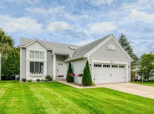 4654 Raintree Dr SE, Kentwood, MI 49512