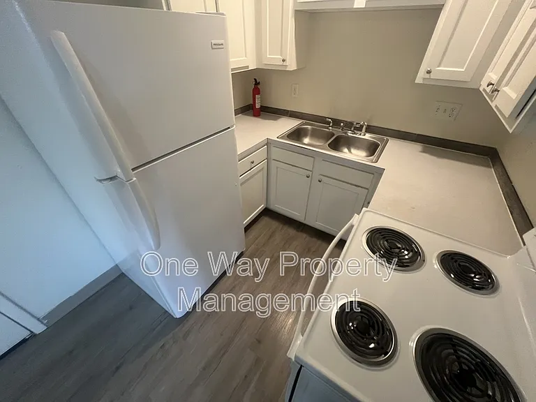2025 4th Ave #6 — Photo 5