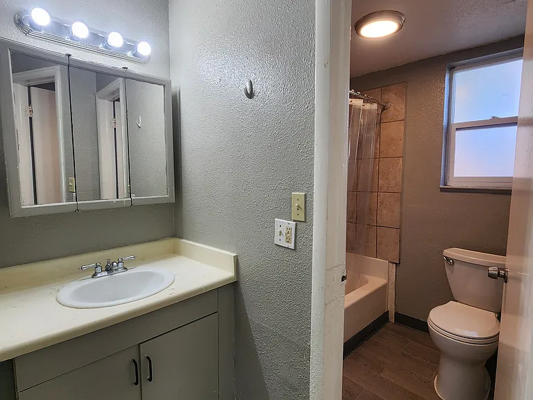 1363 Mobile St #1363 — Photo 12