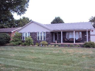 9115 Blowing Tree Rd, Hurstbourne Acres, KY 40220